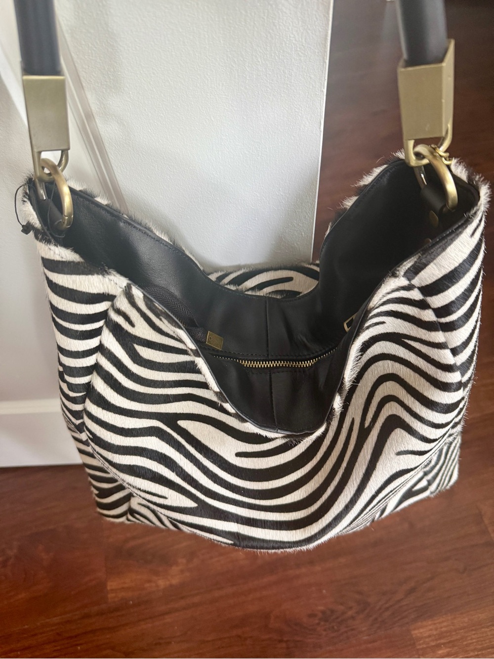 Zebra Print Hobo Bag with Black Handle chain not included - Picture 5 of 8
